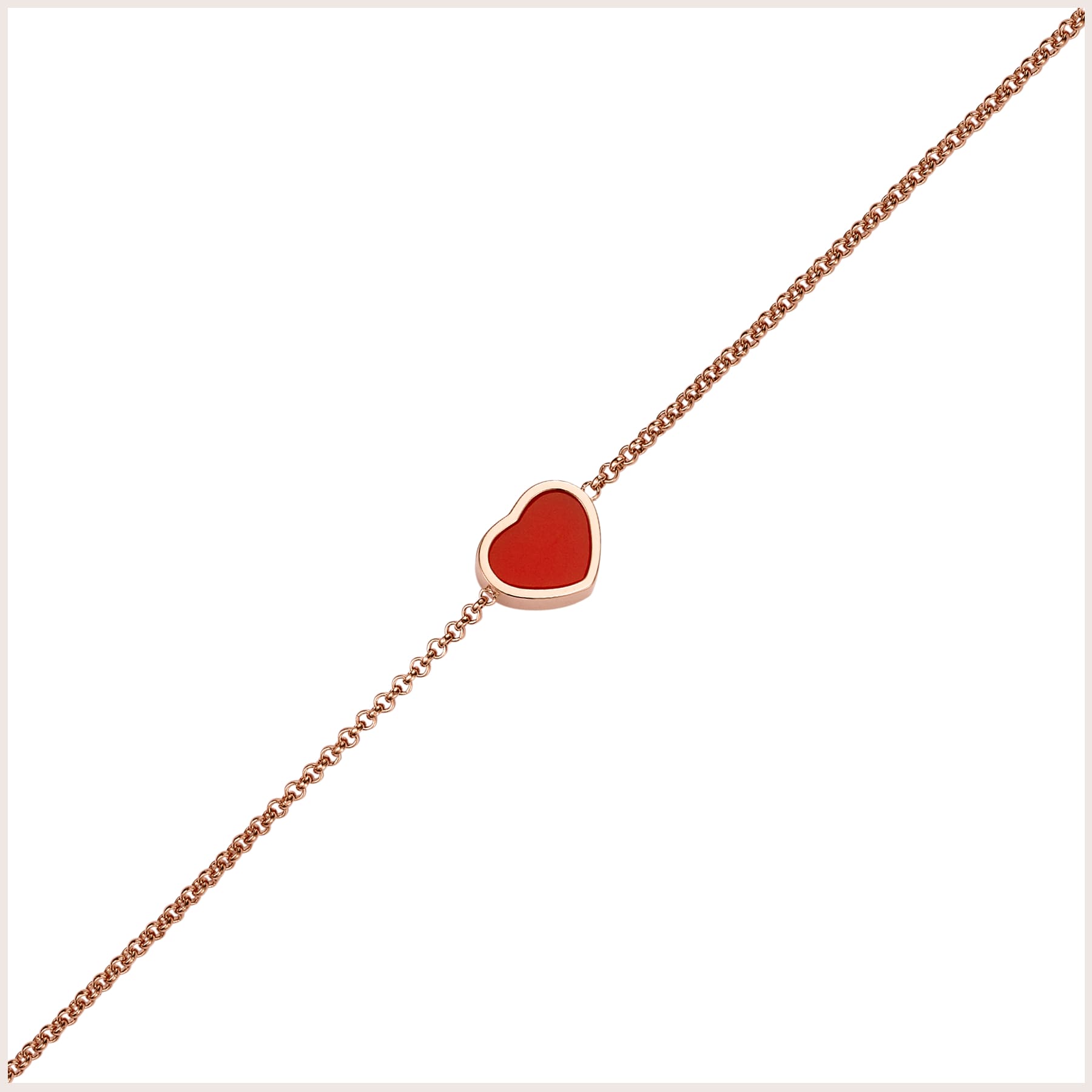 Chopard My Happy Hearts Armband in Rosegold mit Schmuckelement aus rotem Karneol in Herzform von vorne